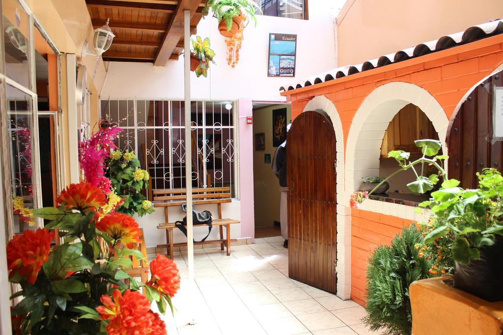Hostal Yumbo Imperial كويتو المظهر الخارجي الصورة